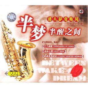 趴男朋友腿被脱裙打屁股视频
